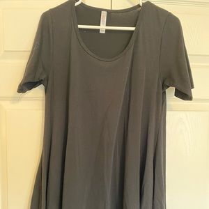 LuLaRoe black flowy Oversized top
